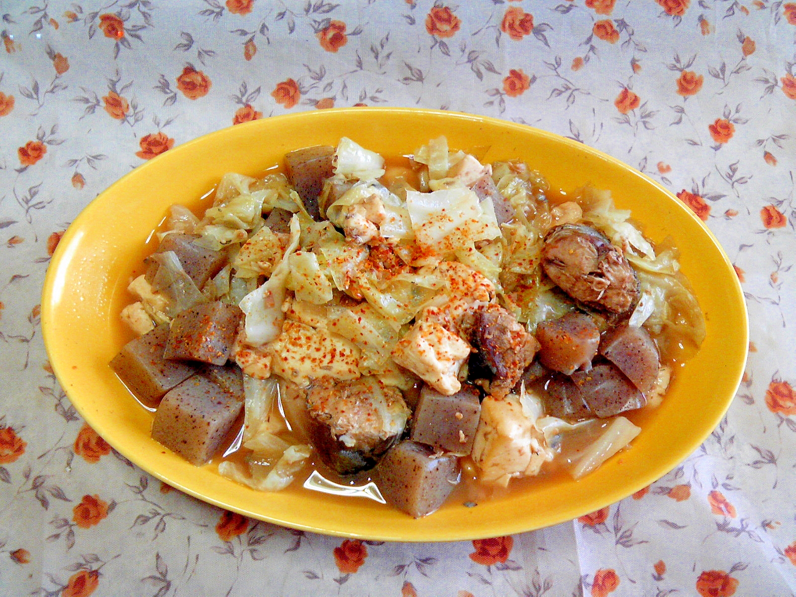 キャベツと豆腐と蒟蒻のサバ缶煮