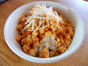 簡単！ピリ辛☆おからそぼろ丼