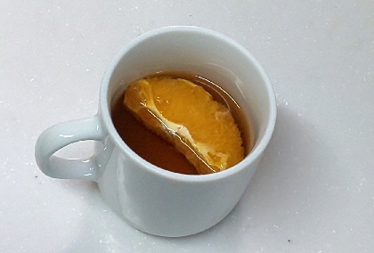 夢さん、レポありがとうございます♥️主人が毎日黒烏龍茶を沸かすので、それにオレンジを入れていただきました☘️爽やかでおいしかったです♡素敵なレシピ感謝です☺️