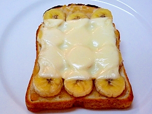 バナナとりんごジャムのチーズトースト