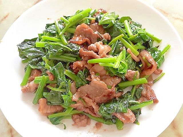 緑いっぱい!豚こまとほうれん草のごまみそ炒め♪