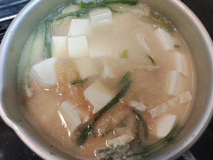 玉ねぎ油揚げ小松菜豆腐の味噌汁