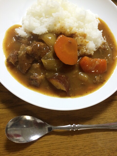 旨味たっぷり♪牛すじカレー