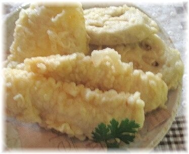 おつまみ用にイカの天ぷらを揚げていました（旦那さまが）　　ワタシは写真を撮っただけです（笑；）　　揚げたてはやっぱり美味しかったです＾＾*