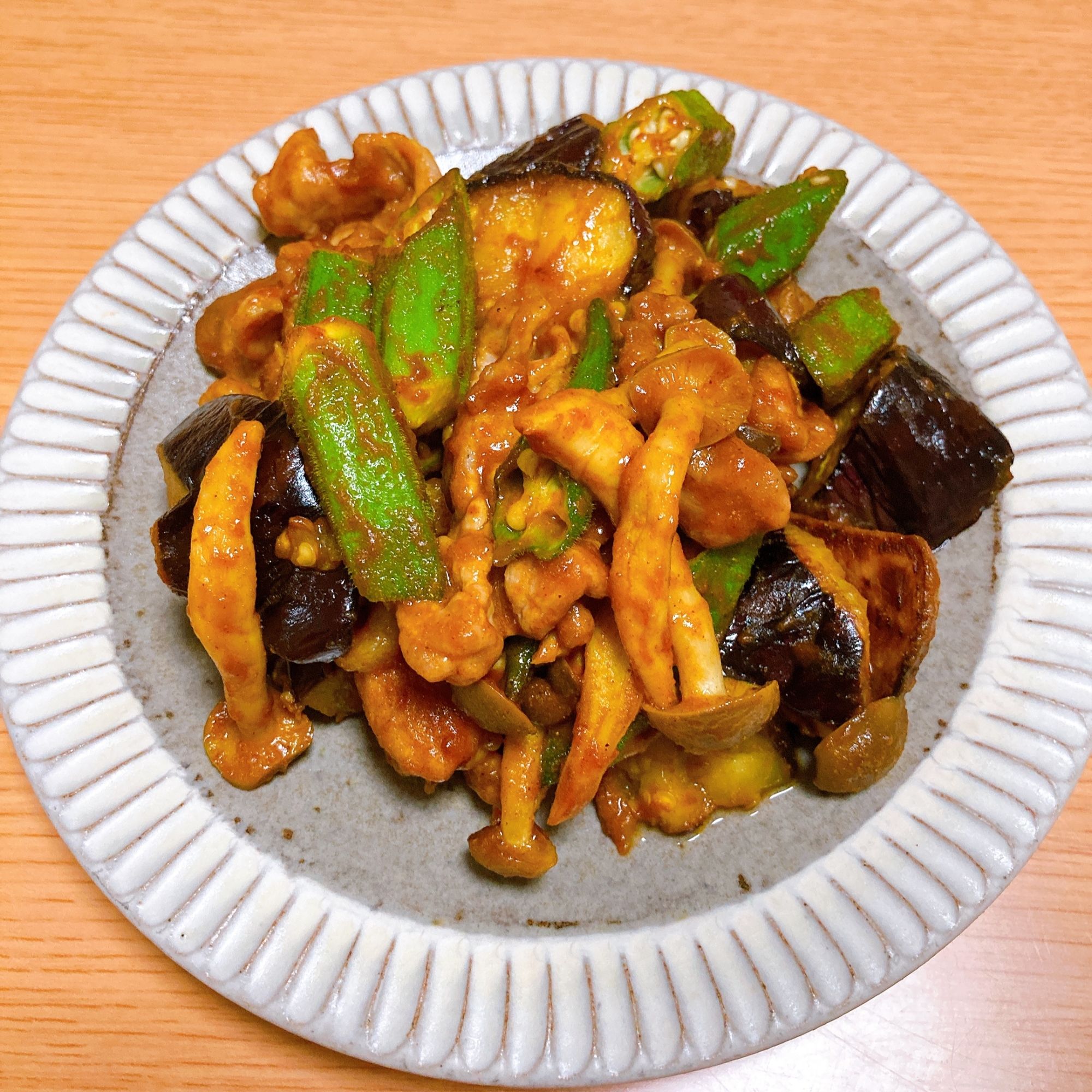 豚肉となすとオクラのカレーケチャップ炒め
