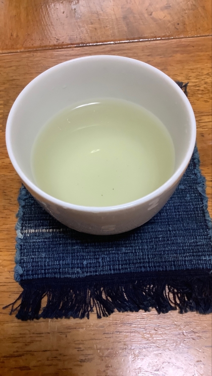 大葉でお茶が飲めるとは初めて知りました♪
香りも味も大葉でした。色は出てないですがパンチあります美味しかったですありがとうございました^ - ^