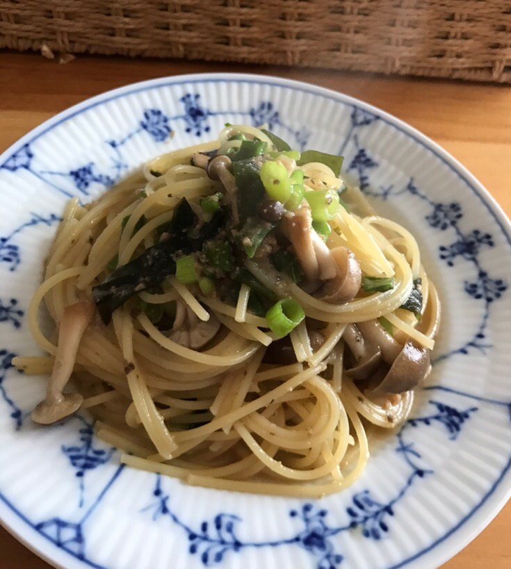 しめじとわかめの味噌パスタ