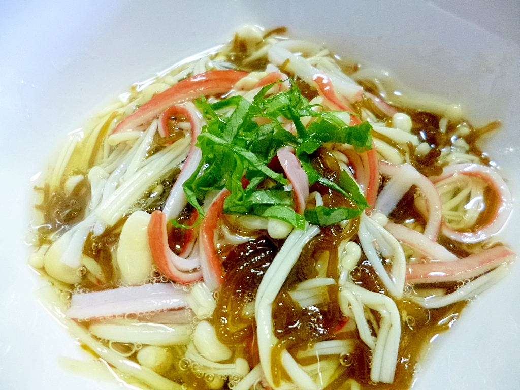 お通しに最適！えのきとカニカマのもずく酢アレンジ