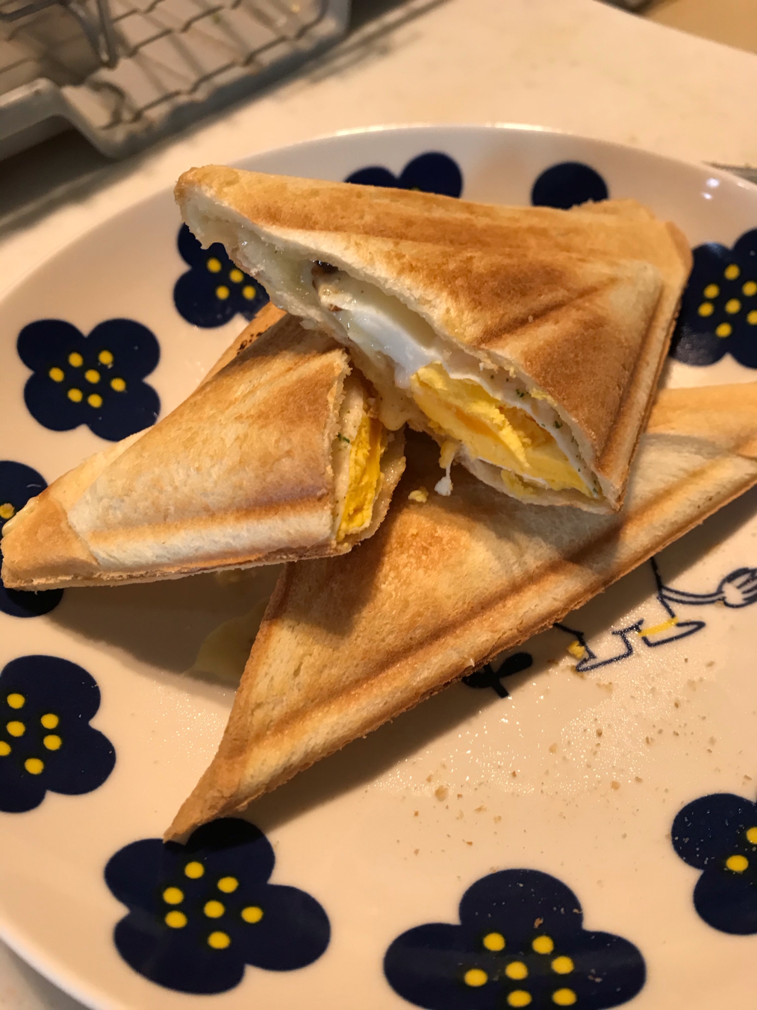 朝ごはんに☆たまごとチーズのホットサンド