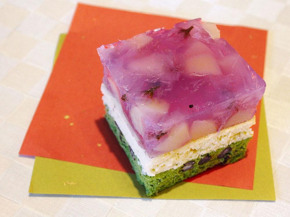ひな祭り ~浮島と国産桃の錦玉羹を菱餅仕立てに~
