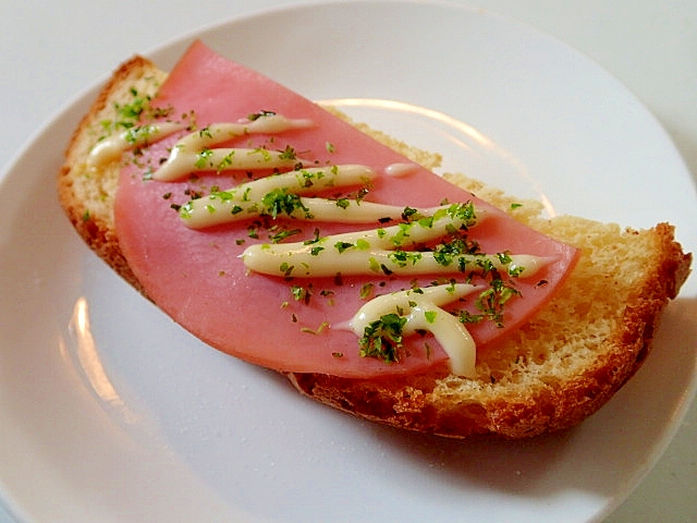 蜂蜜ごぱんで　辛子がツーンｎａハムパン