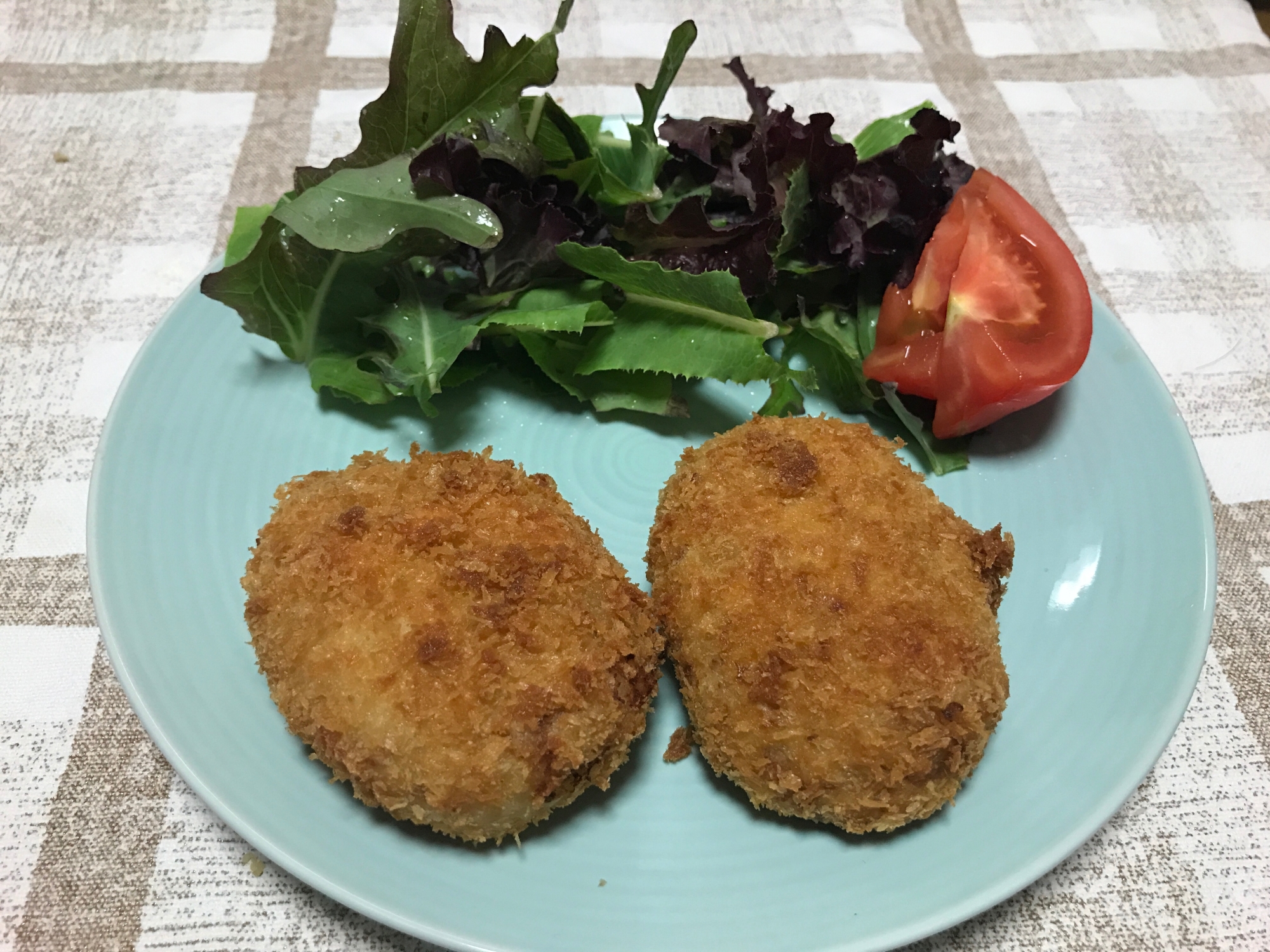 新ジャガイモと豚ひき肉のコロッケ