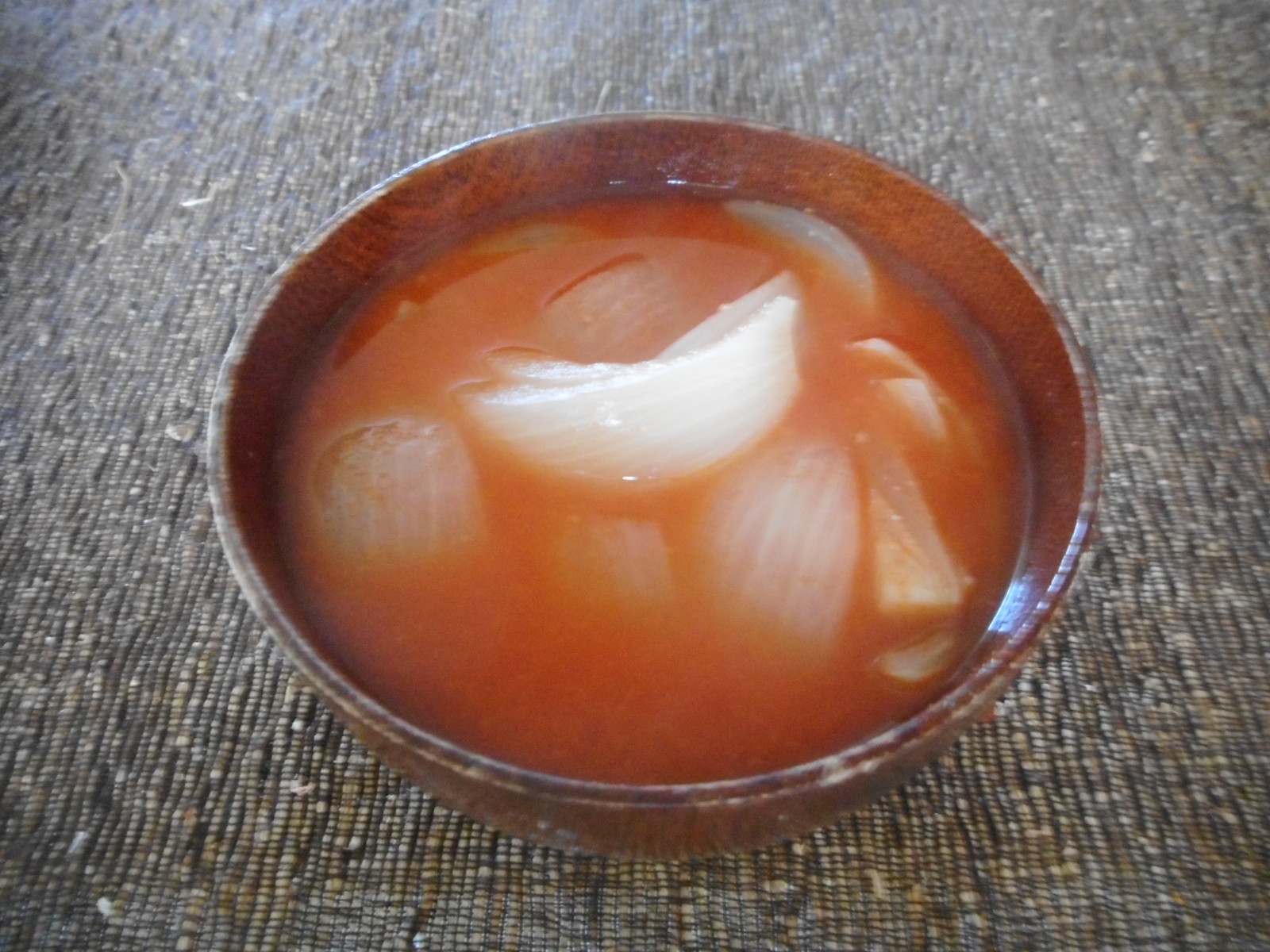 玉ねぎのピリ辛味噌汁