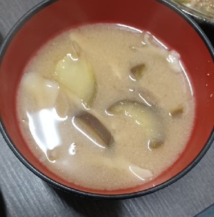 椎茸もやしナス味噌汁