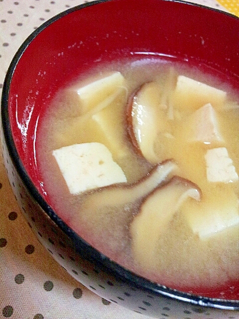 ✿椎茸と豆腐とえのきのお味噌汁❤