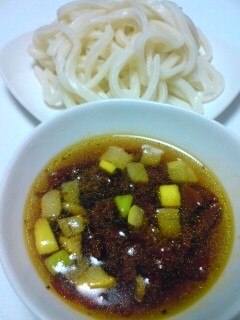 ドライトマトとズッキーニのつけ麺うどん