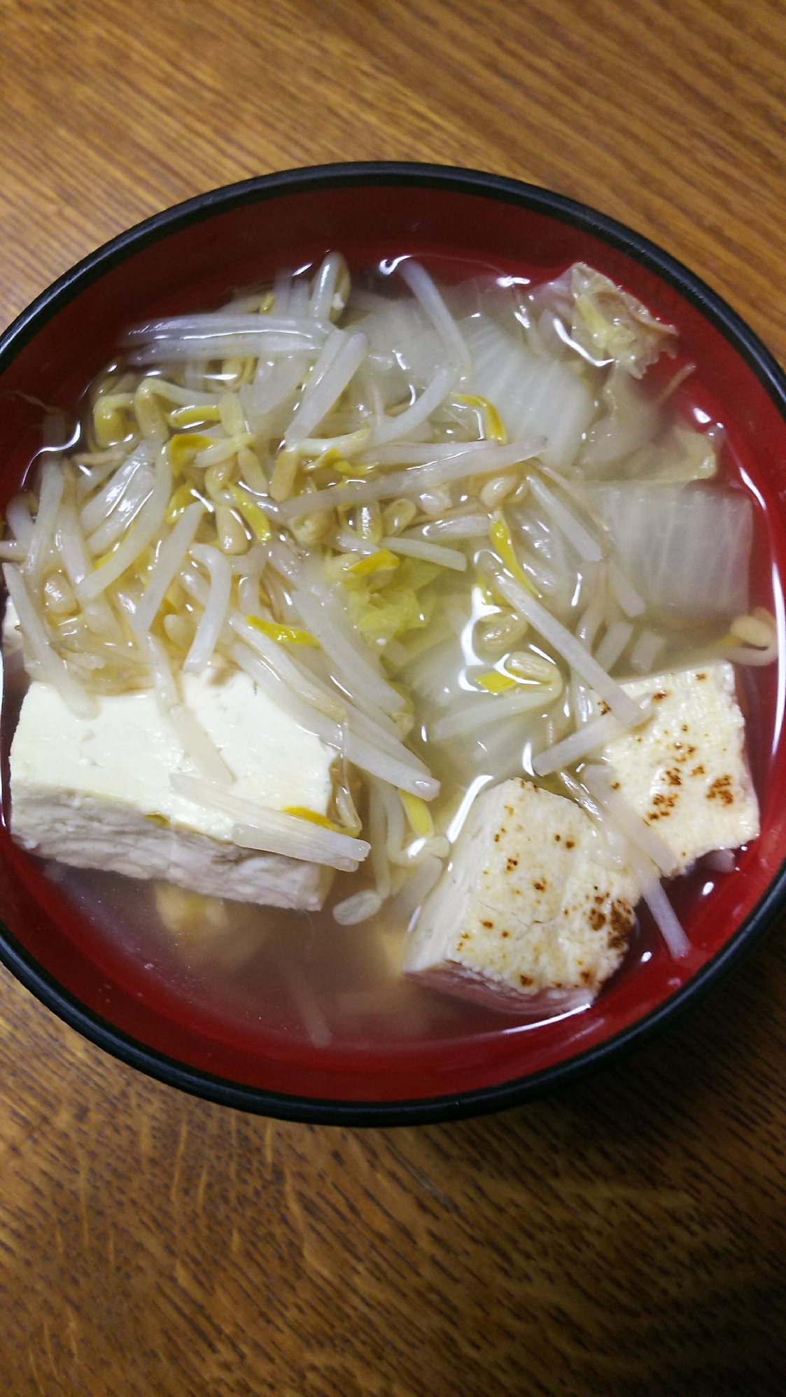 もやし&白菜&豆腐の白だしスープ