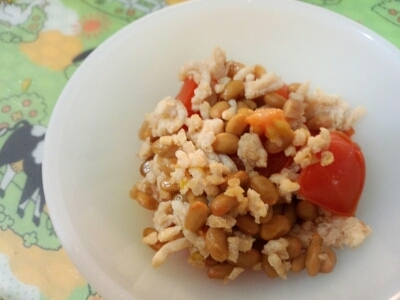 鶏そぼろとトマトの納豆和え☆離乳食