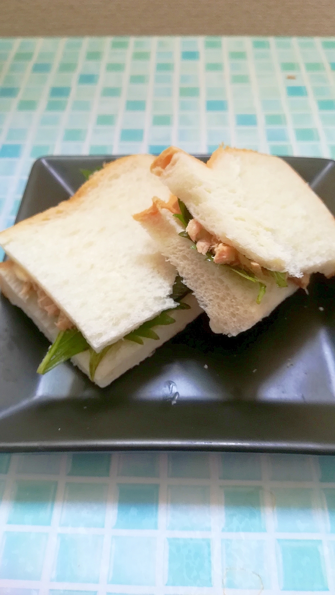 大葉とツナマヨネーズのサンドイッチ