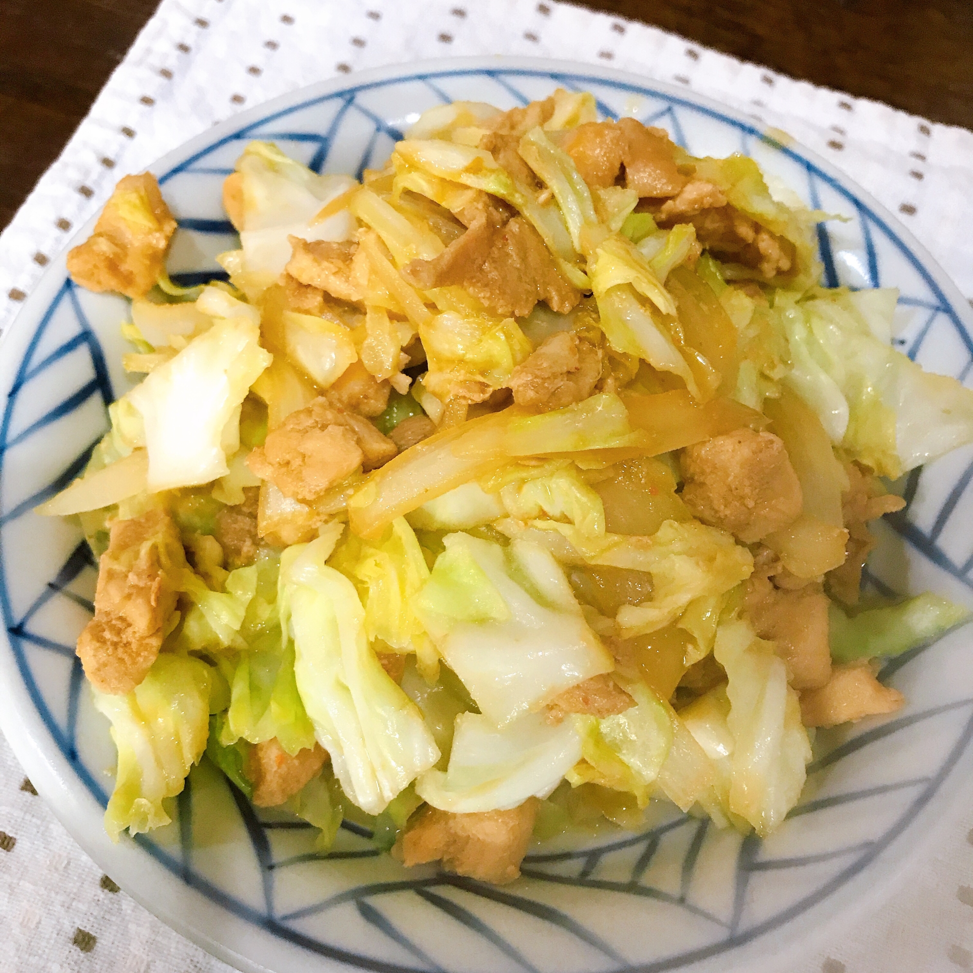 味噌だれ漬けむね肉とキャベツの炒め物