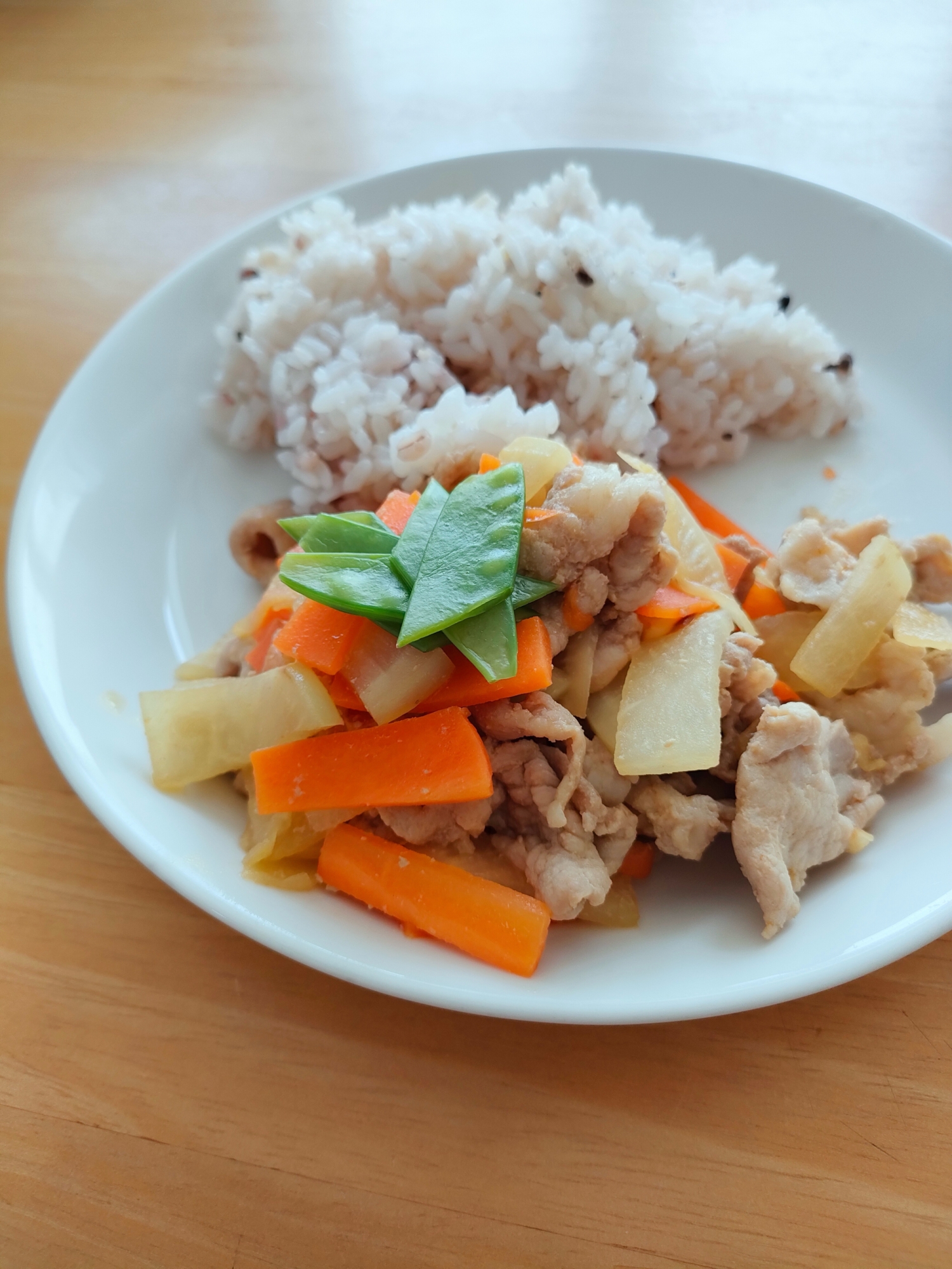 豚肉とにんじん大根のめんつゆ炒め