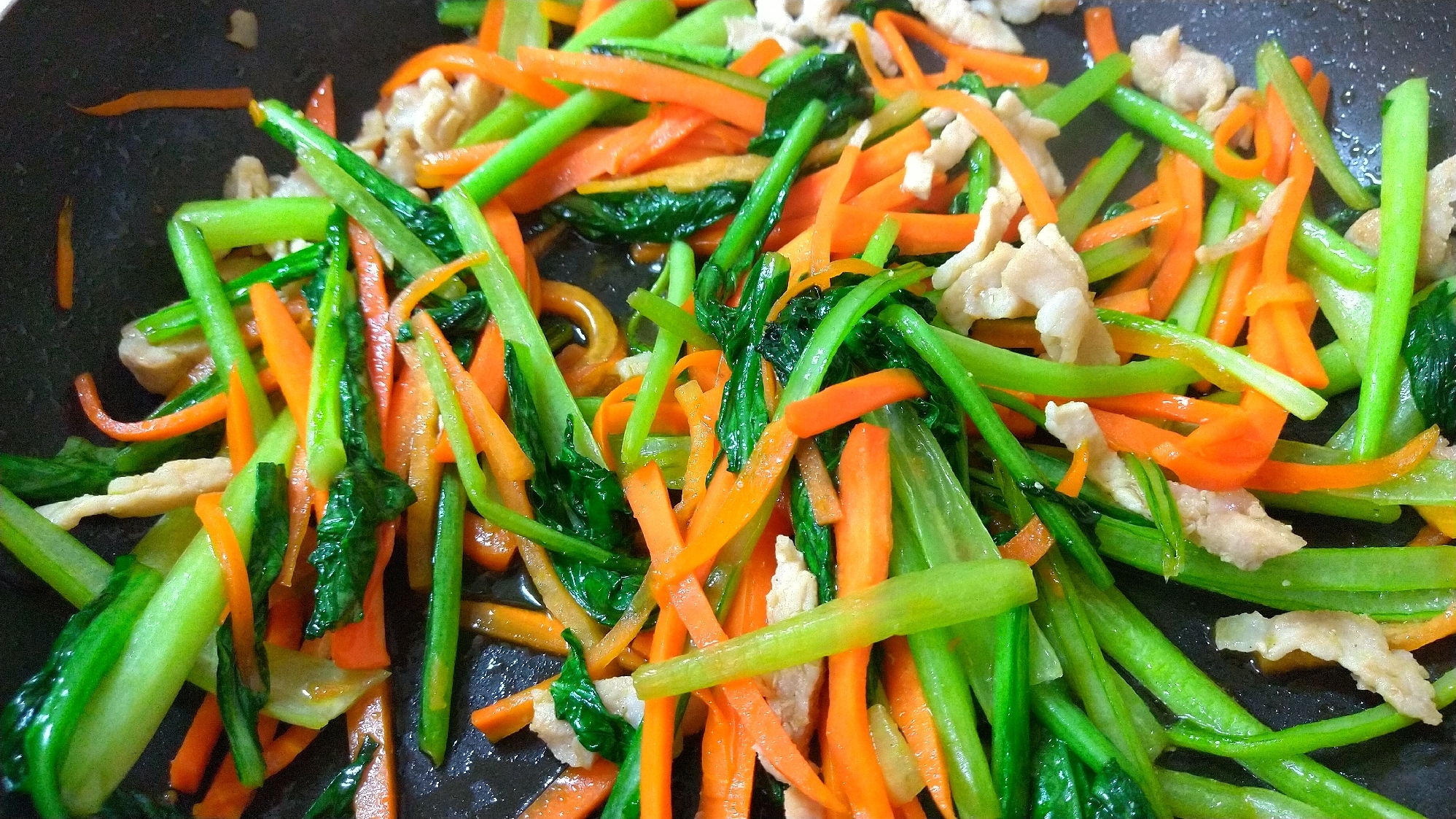 豚薄切り肉 小松菜人参の ほんだし 粉末 炒め