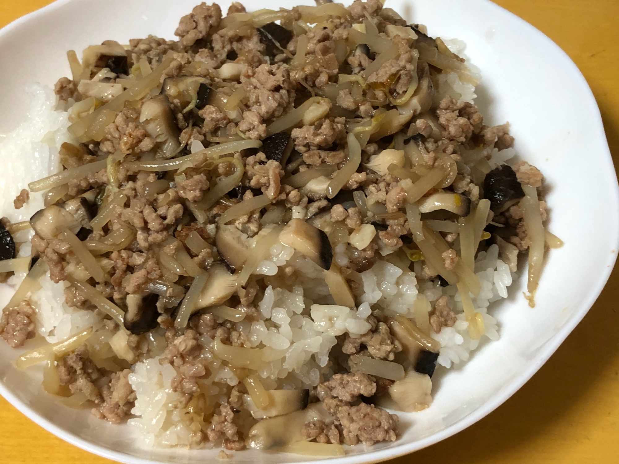 豚挽肉を使った中華風餡掛け丼