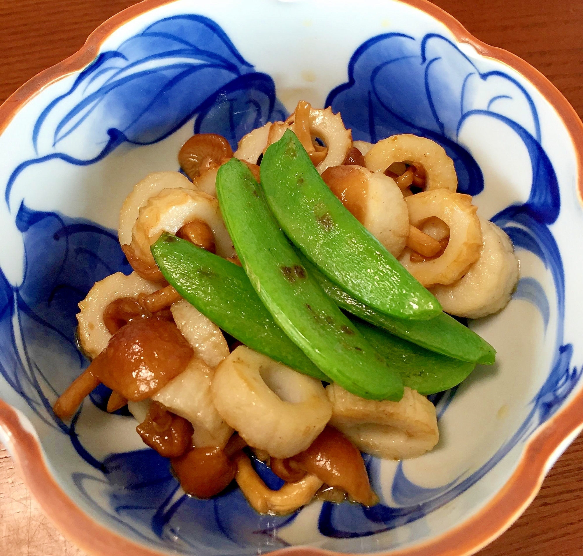 なめことちくわの炒め物☆焼きスナップエンドウのせ☆