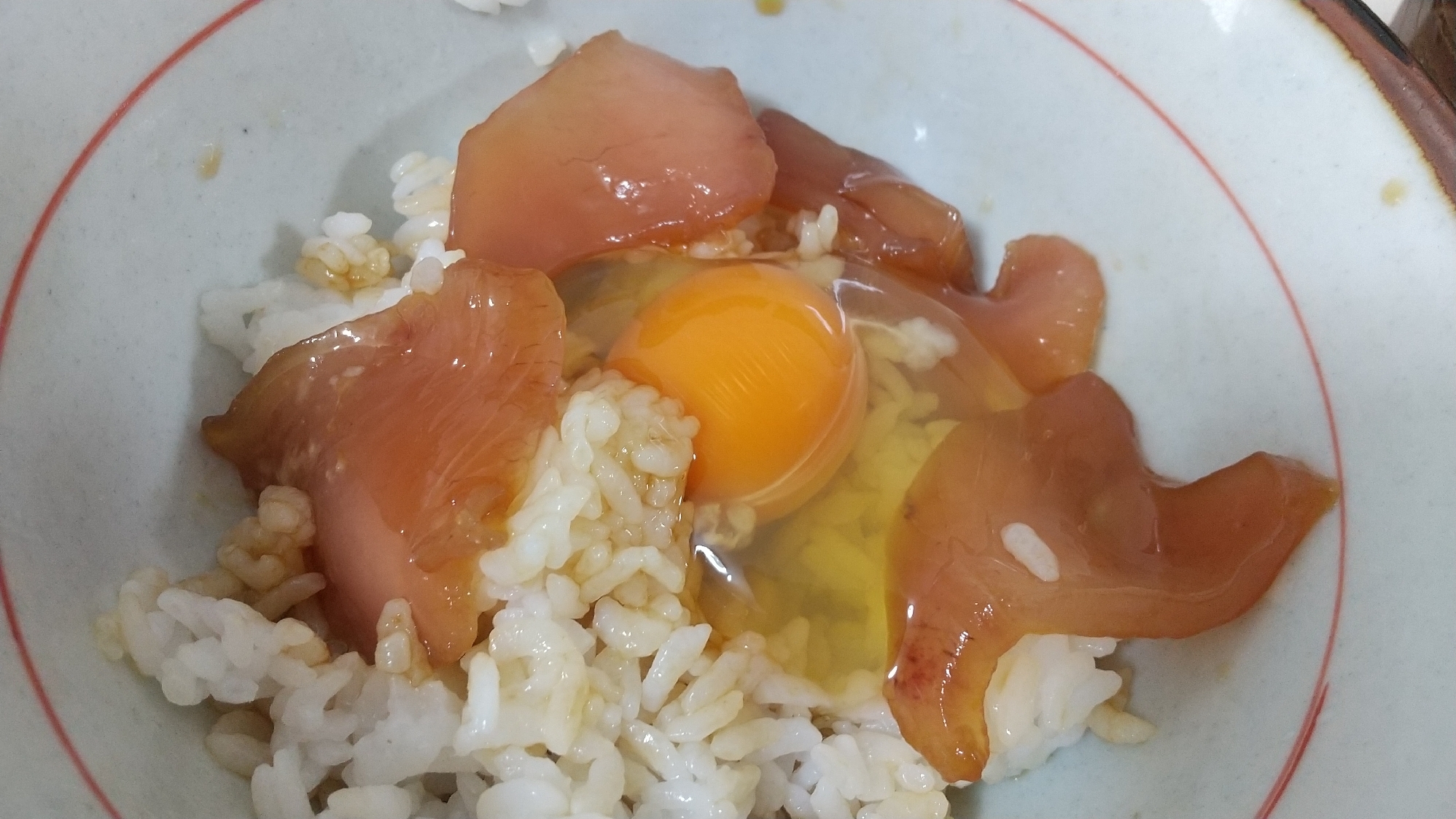 まぐろ玉子丼