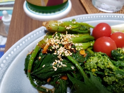 ほうれん草の胡麻ラー油和え