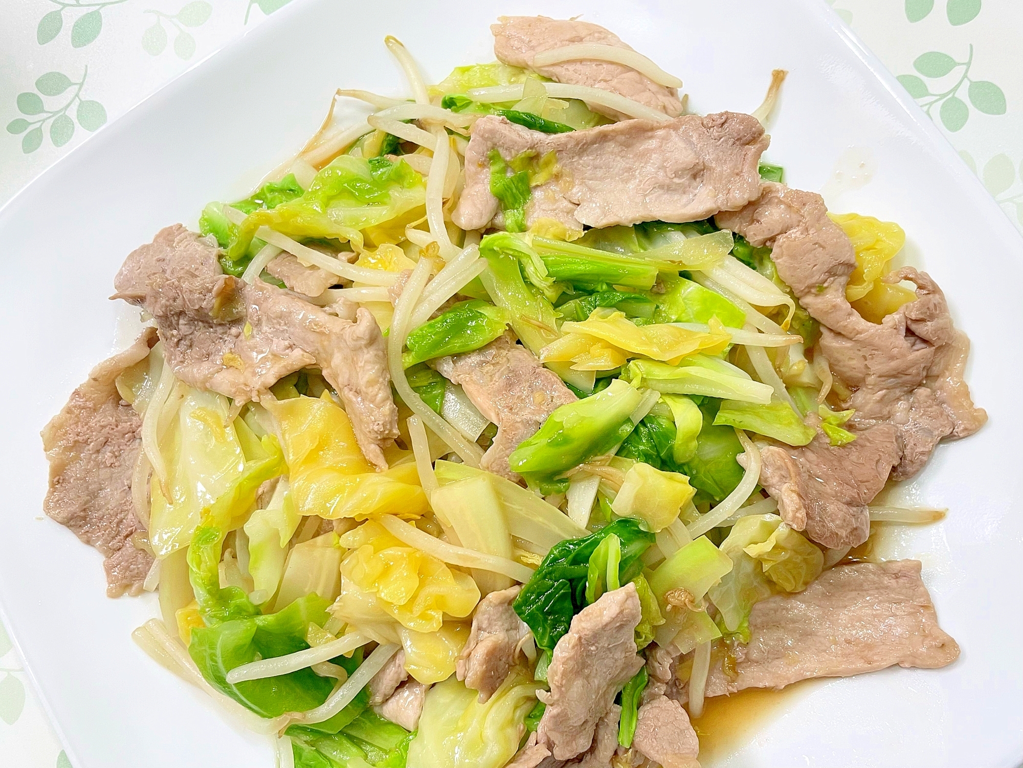 春キャベツともやしと豚肉のにんにく醤油炒め