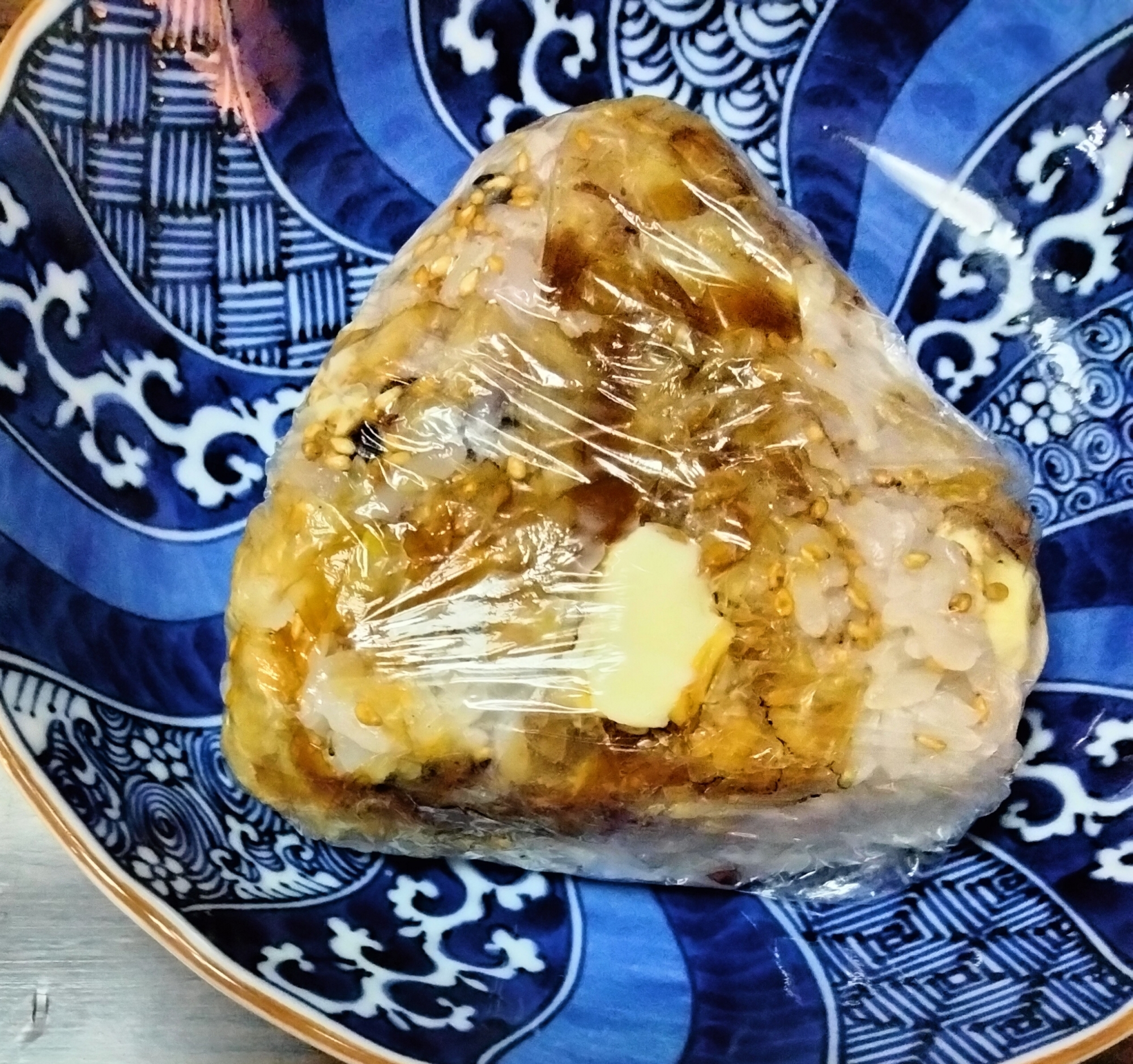 雑穀ごはんおにぎり 花かつおチーズ食べるごま