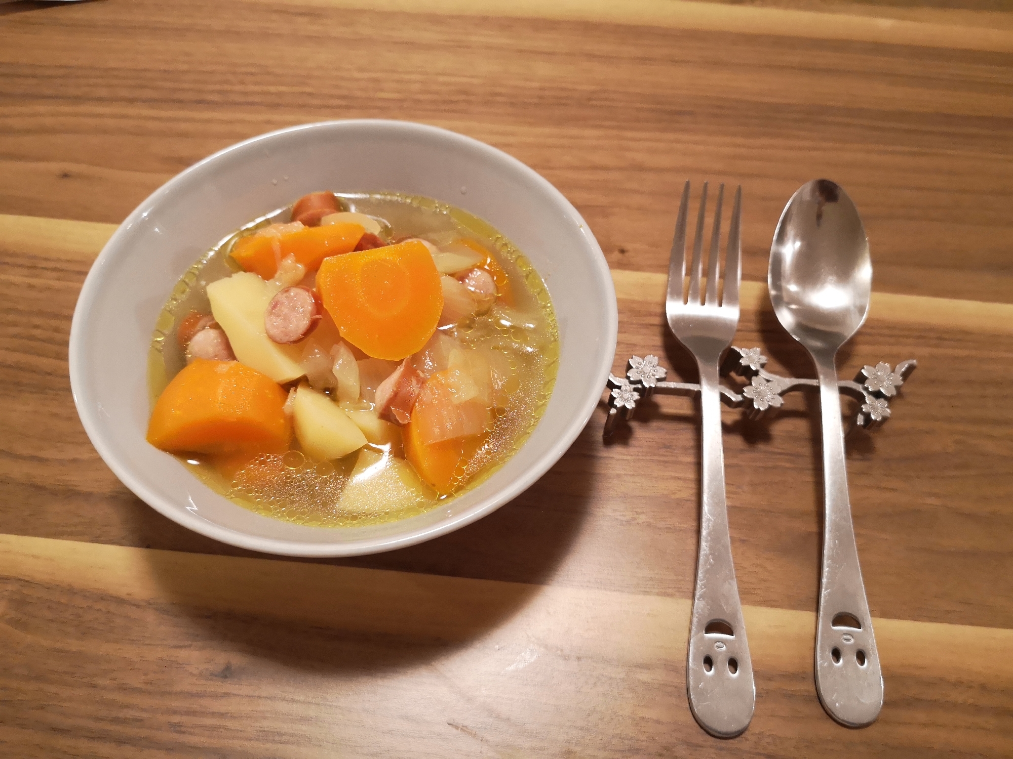 簡単・節約・栄養満点！ポトフ風野菜たっぷりスープ
