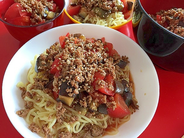 茄子とトマトと肉味噌で☆冷やし中華