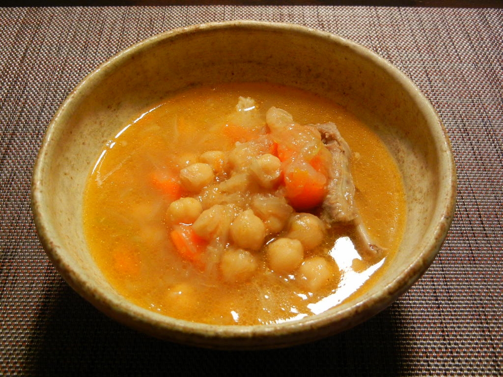 スペアリブとひよこ豆のスープ