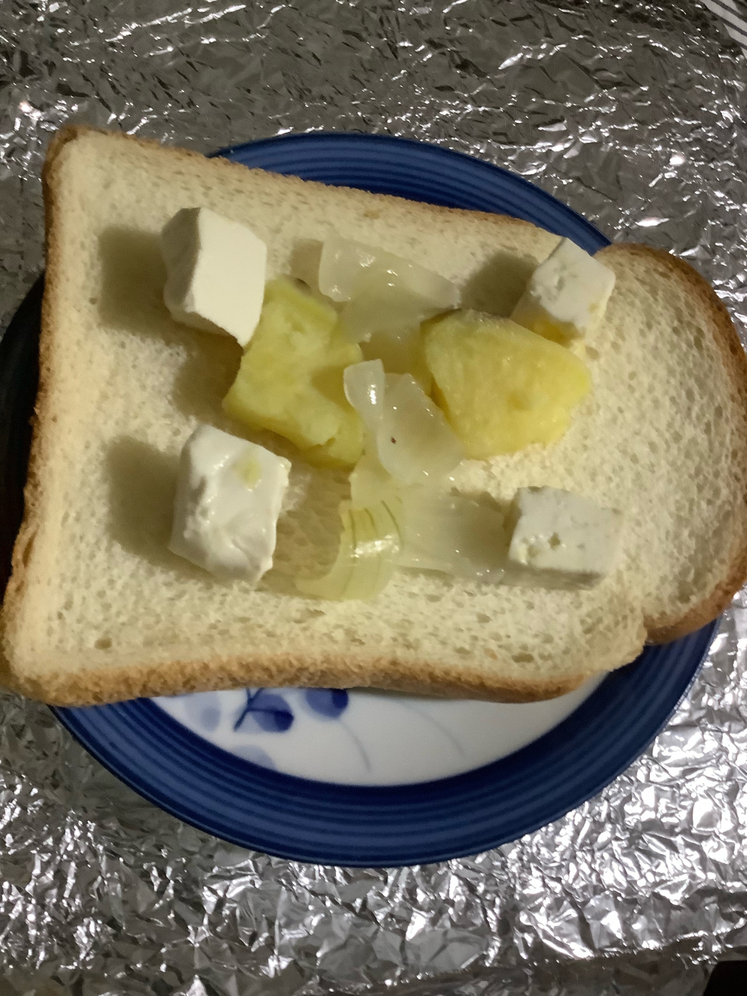 ☆さつまいも玉ねぎ豆腐の煮物オープンサンド☆