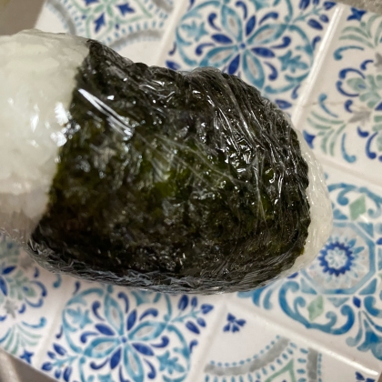 わさび風味の梅おにぎり