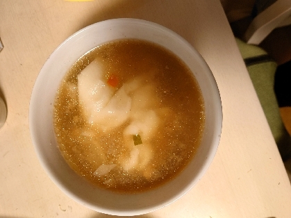 今日は味噌入りお雑煮を作りました。同じお雑煮と言う事作ったよ、レポートを送らせて頂きました。