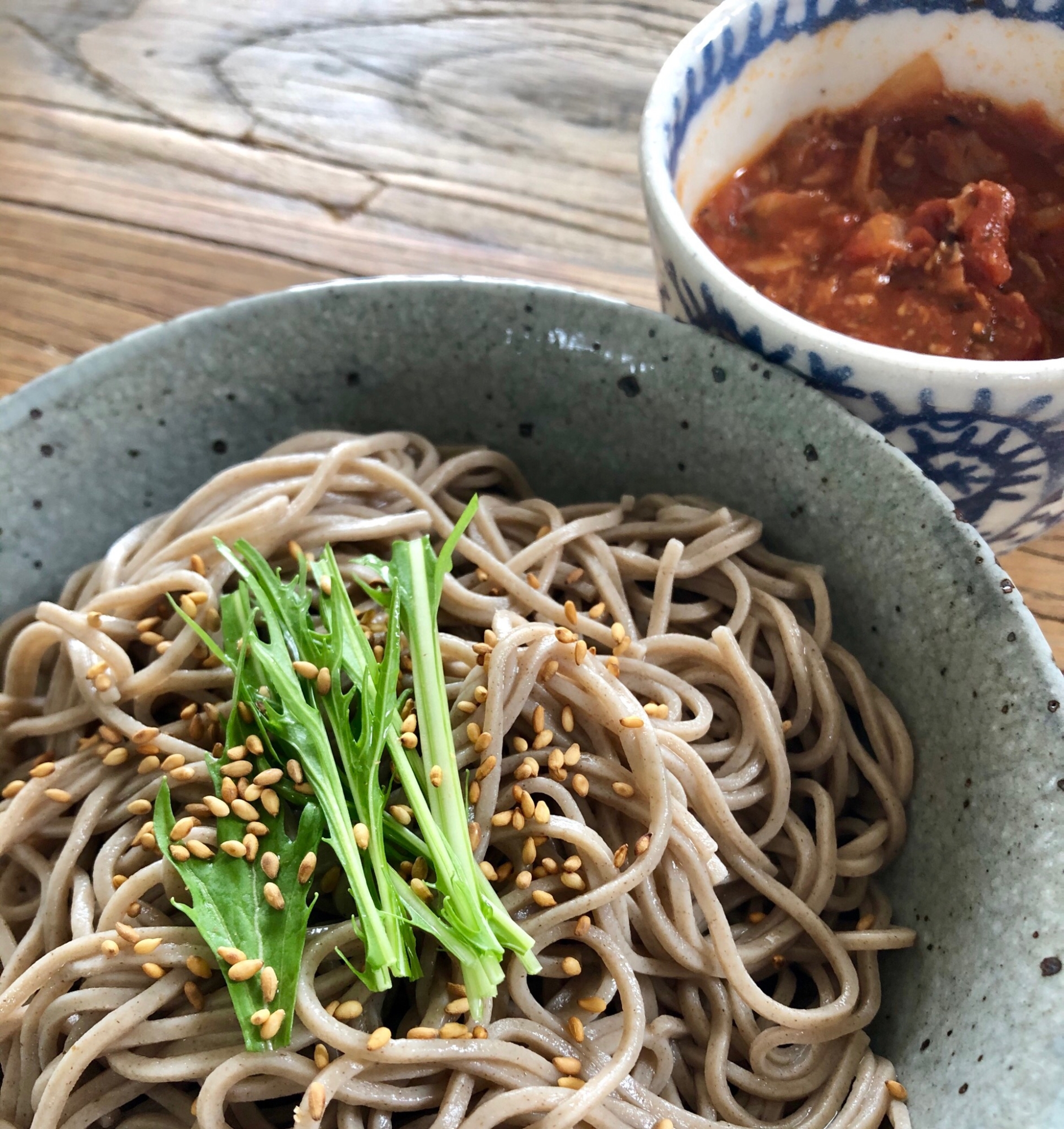 サバのトマトソース蕎麦