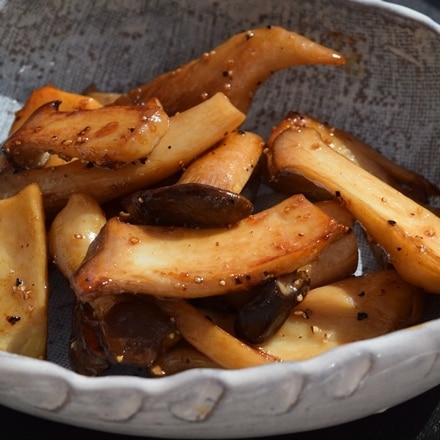 エリンギのバターしょうゆ焼き レシピ・作り方 by AKDENiZ - 楽天レシピ