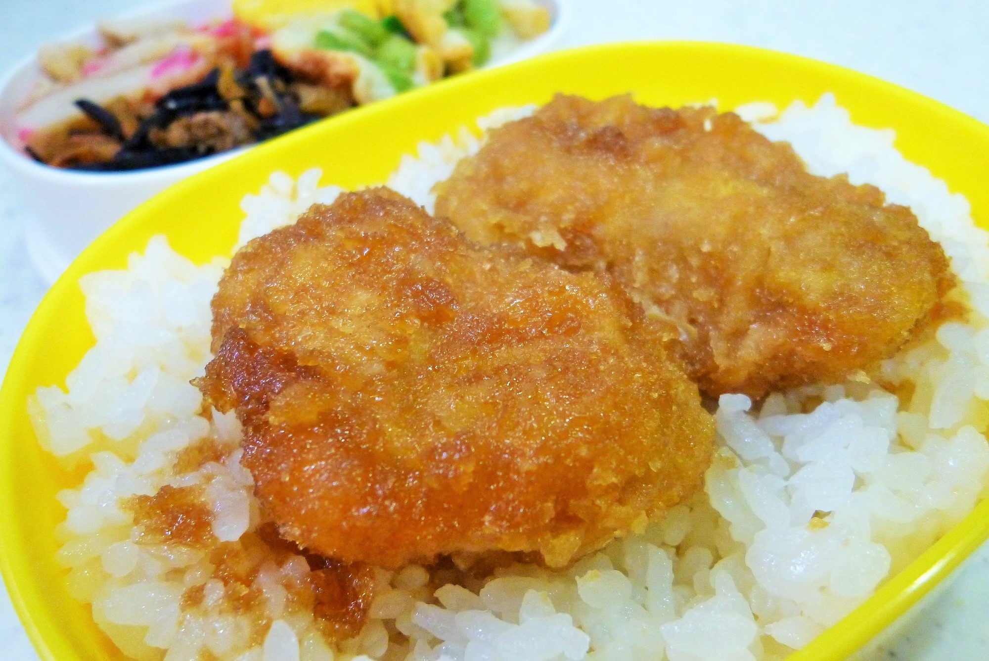 残り物のカツをお弁当に　ソースかつ弁当