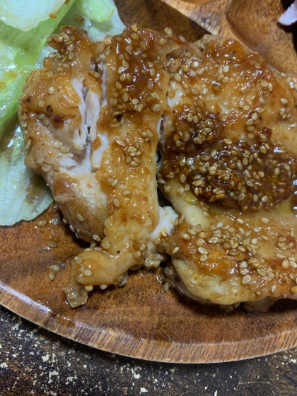 鶏もも肉の胡麻醤油ソテー