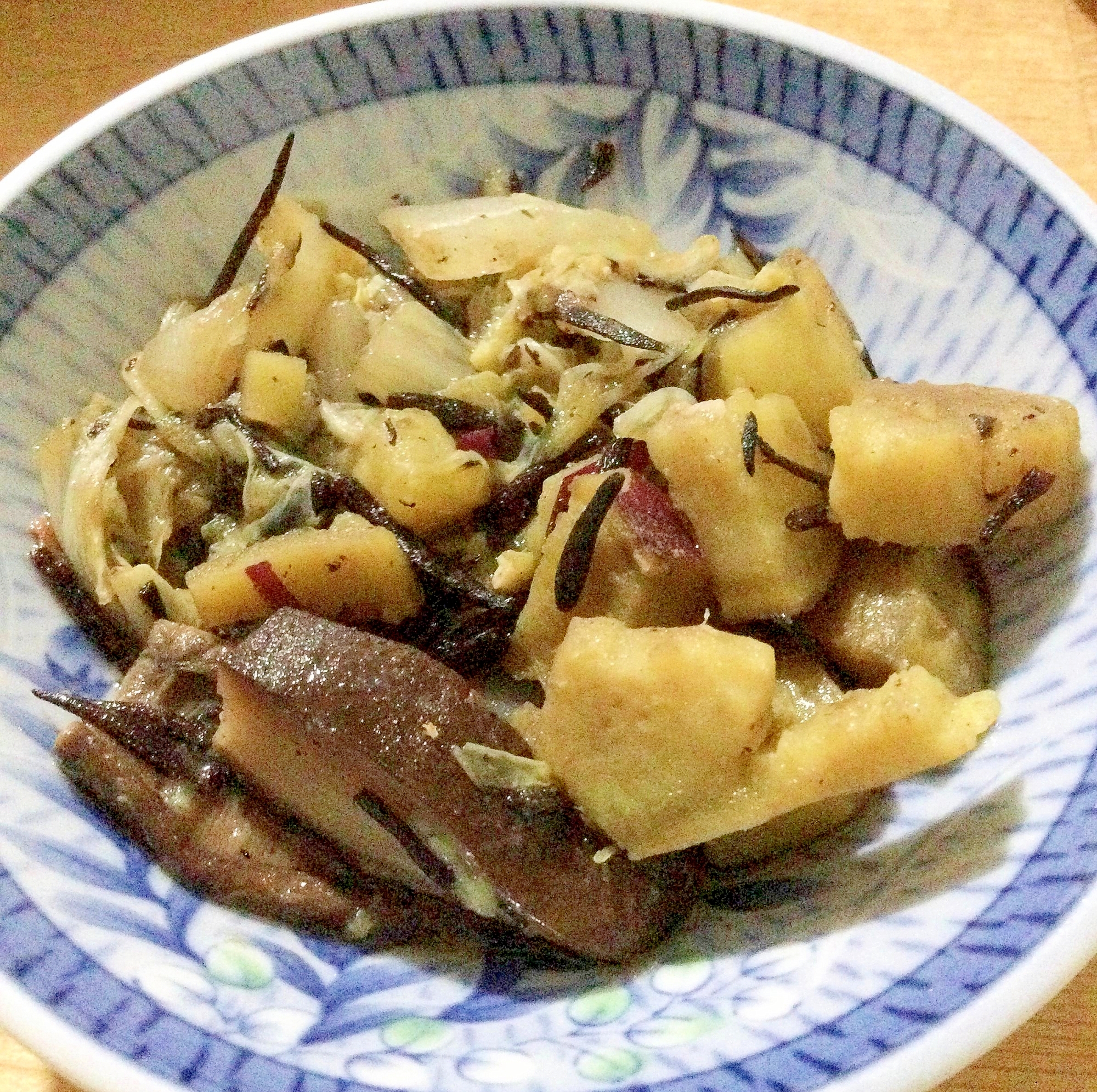 椎茸さつま芋白菜ひじきの煮物♪