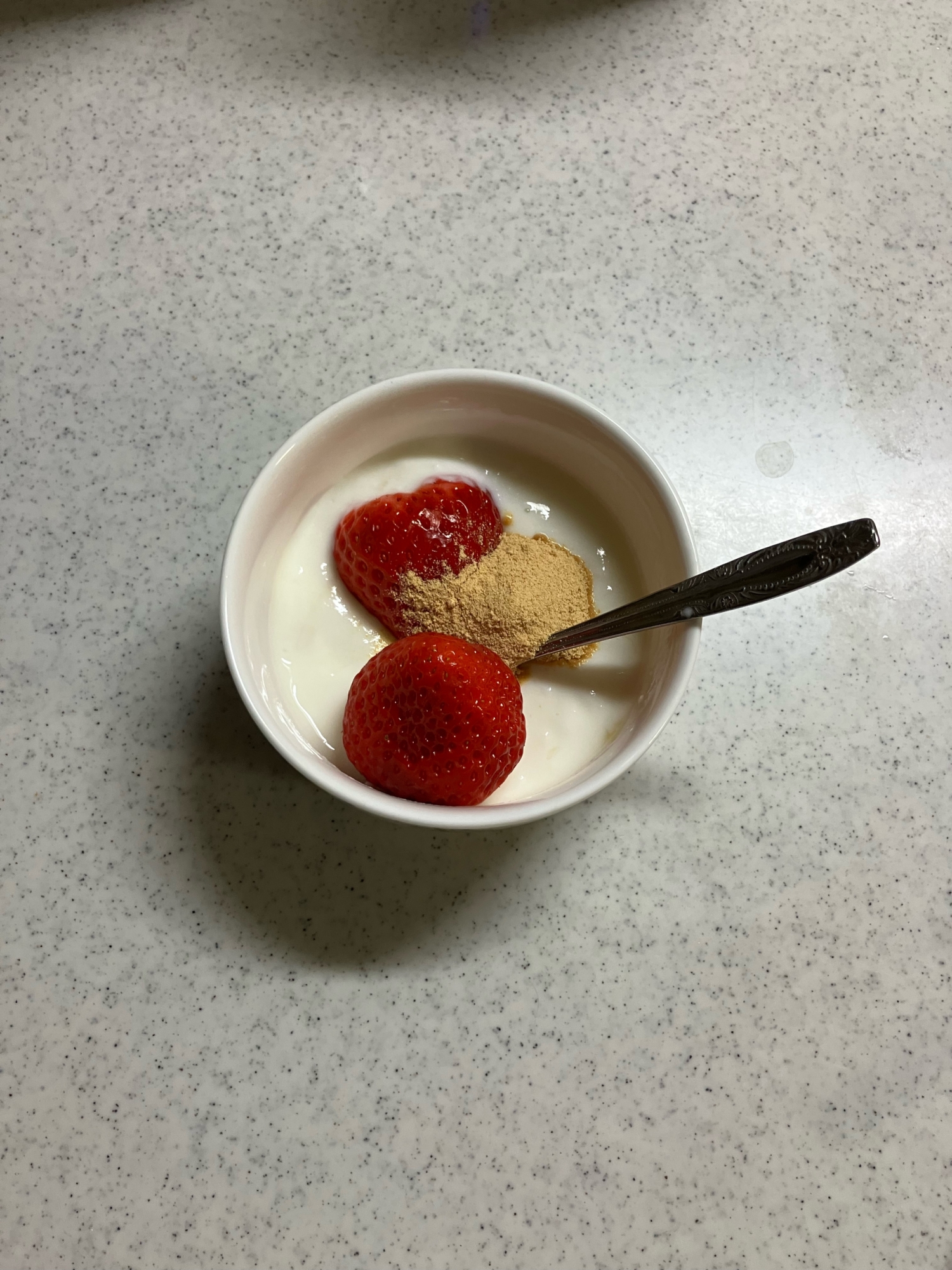いちごときな粉のヨーグルト