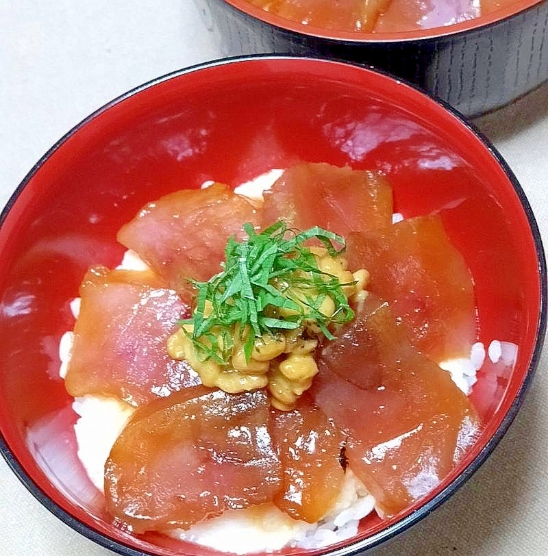 とろろたっぷり漬け鮪＆納豆丼