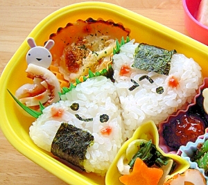 簡単なのにかわいい にこにこおにぎり レシピ 作り方 By Mera9874 楽天レシピ 簡単なのにかわいい にこにこおにぎり レシピ 作り方 By Mera9874 楽天レシピ