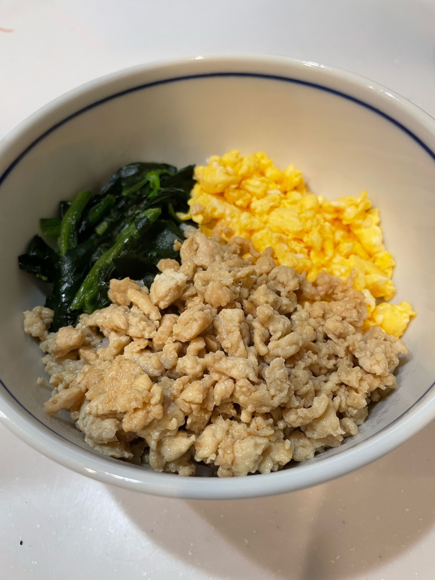 ３色丼。幼児食向け