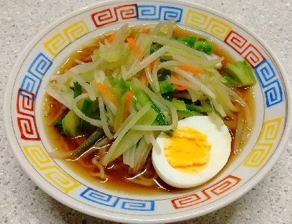 もやしとキャベツと人参入り醤油ラーメン