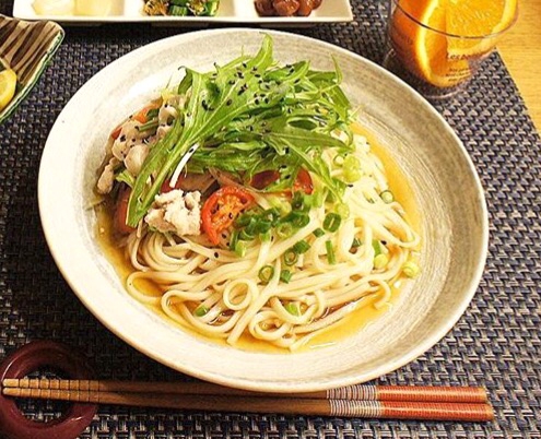 簡単さっぱり！水菜サラダうどん