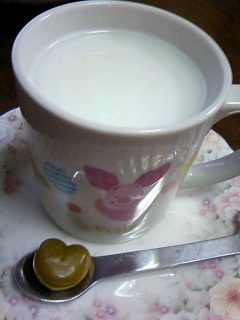 抹茶のキャンディーで抹茶ミルク